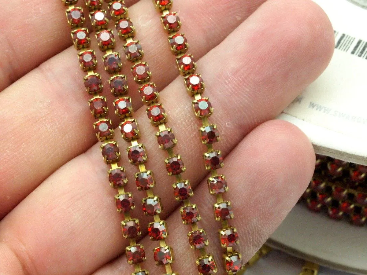 3.3 Feet 3.2 Mm Red Swarovski Rhinestone Chain With Brass Frame -au36 Z144