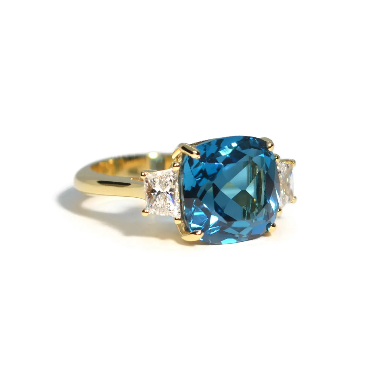 A & Furst - Party - One of a Kind Cocktail Ring with London Blue Topaz and Diamonds, 18k Yellow Gold