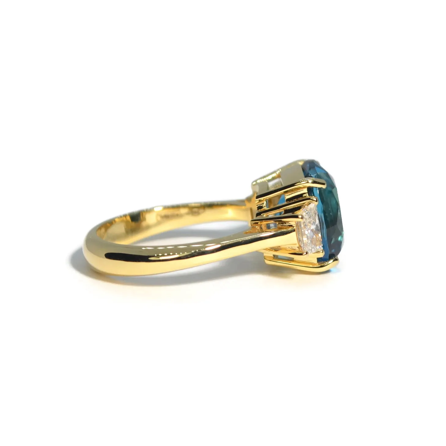 A & Furst - Party - One of a Kind Cocktail Ring with London Blue Topaz and Diamonds, 18k Yellow Gold