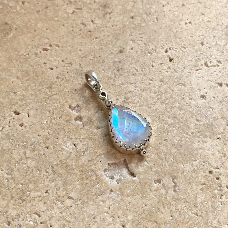 Rainbow Moonstone Pendant - Rana