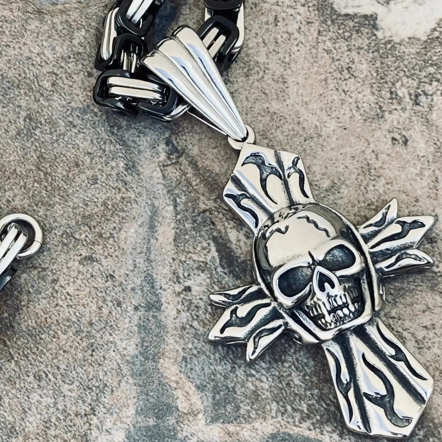 Skull Cross - Silver Pendant - Necklace (809)